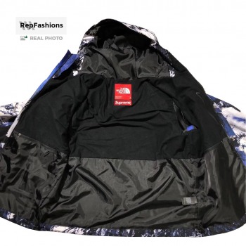 Replica Supreme The North Face Mountain Parka Jacket Inside